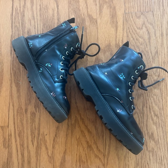 ZARA Floral Black Side Zipper Lace-up Combat Moto Boots Kids' Sz EU 32/ US 1 - Picture 1 of 7